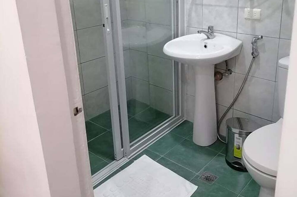 Photo of Bathroom in Manoc-Manoc