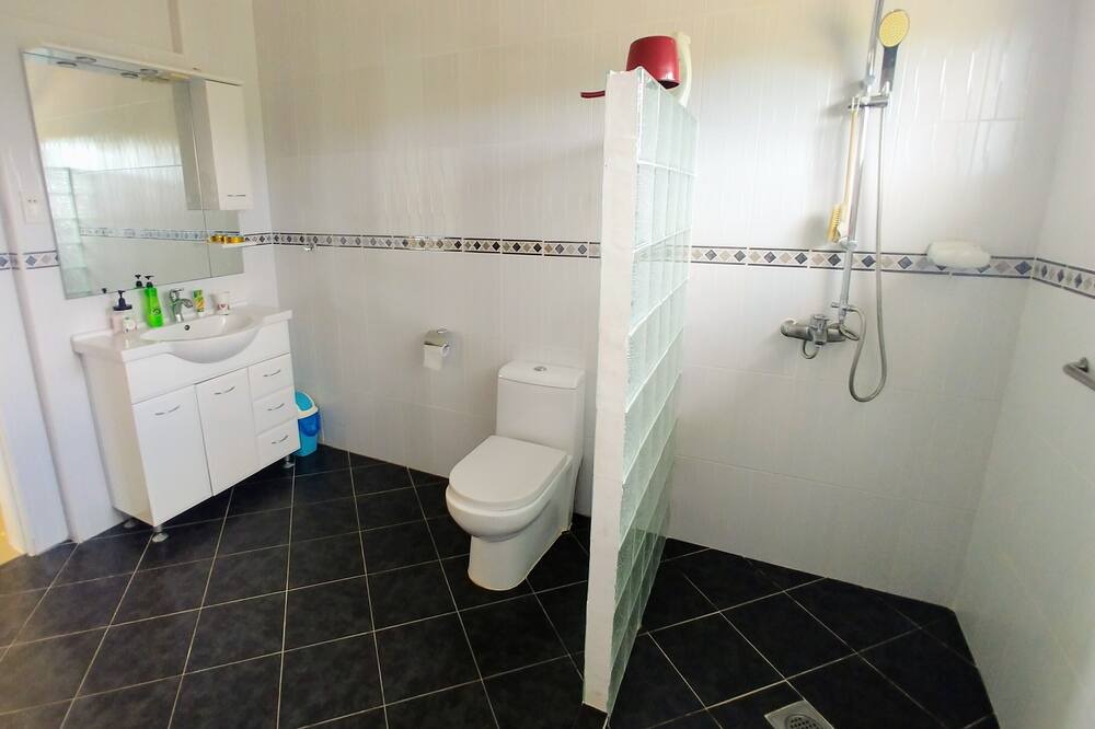 Photo of Bathroom in San Francisco Island