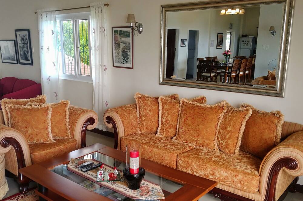 Photo of Livingroom in San Francisco Island