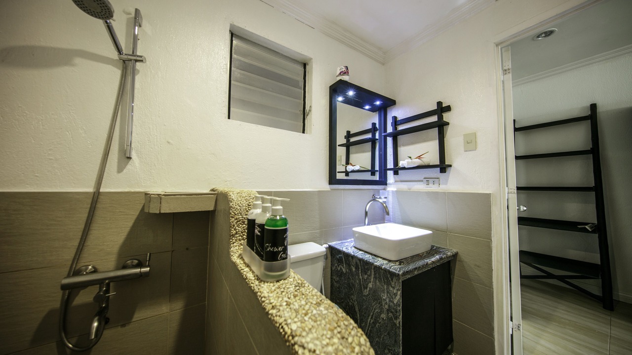 Photo of Bathroom in Logon