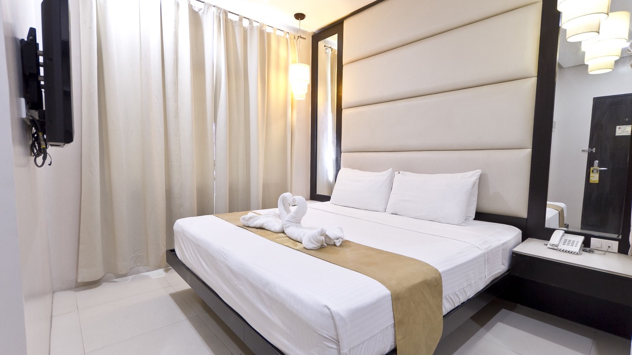 Photo of Bedroom in Capitol Site