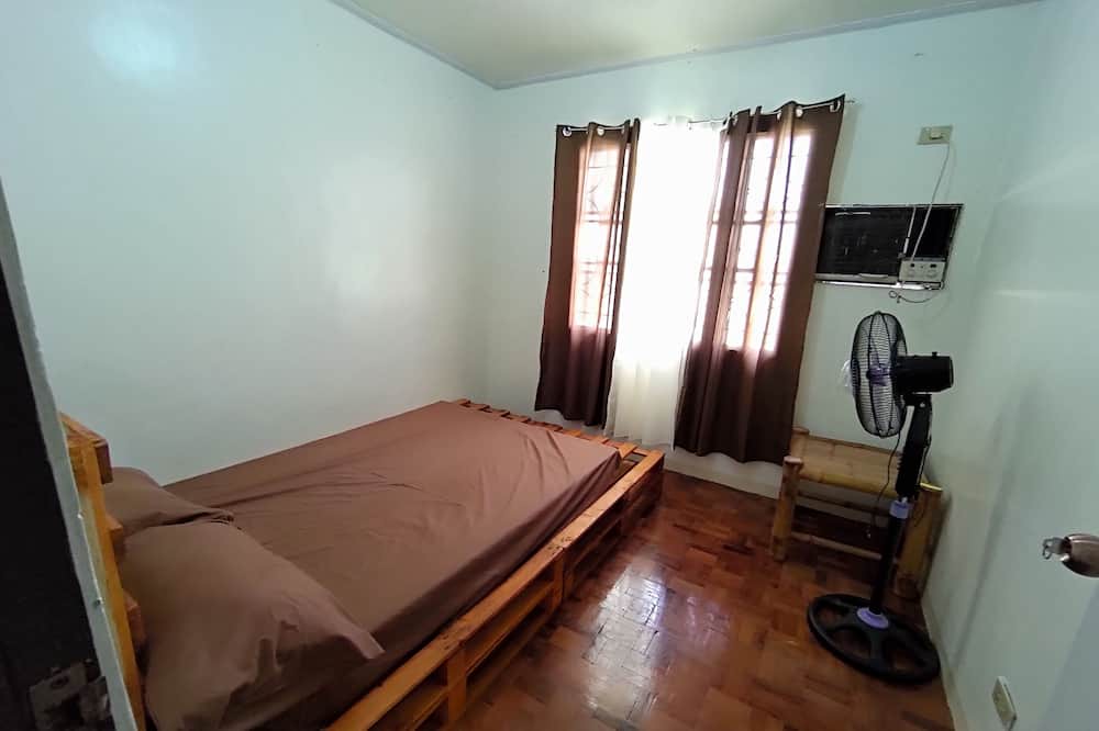 Photo of Bedroom in Naic