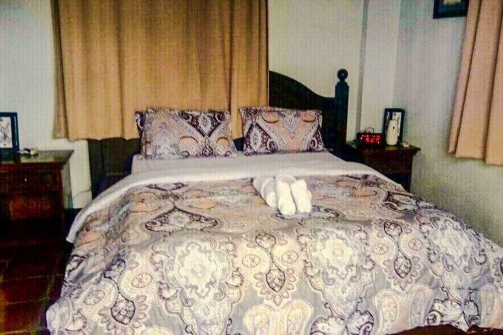 Photo of Bedroom in Puerto Galera