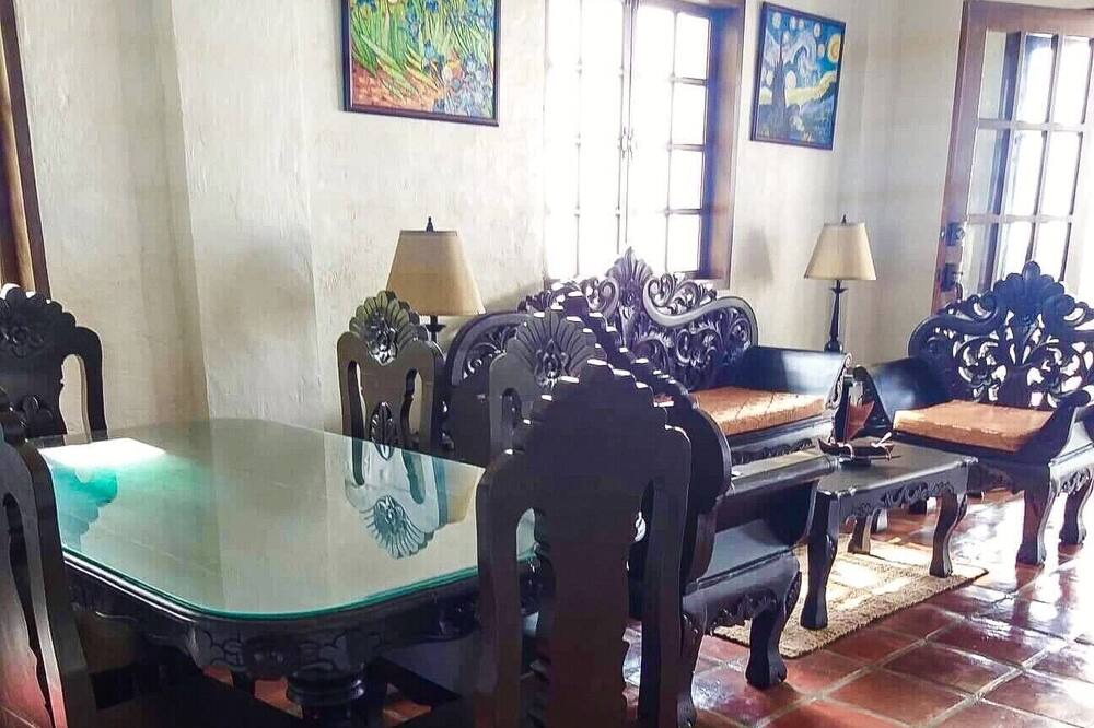 Photo of Livingroom in Puerto Galera
