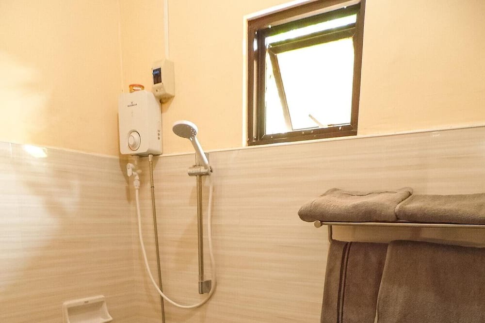 Photo of Bathroom in Alaminos