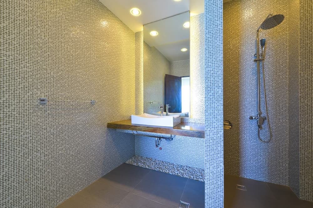 Photo of Bathroom in Caticlan