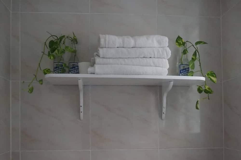 Photo of Bathroom in Manoc-Manoc