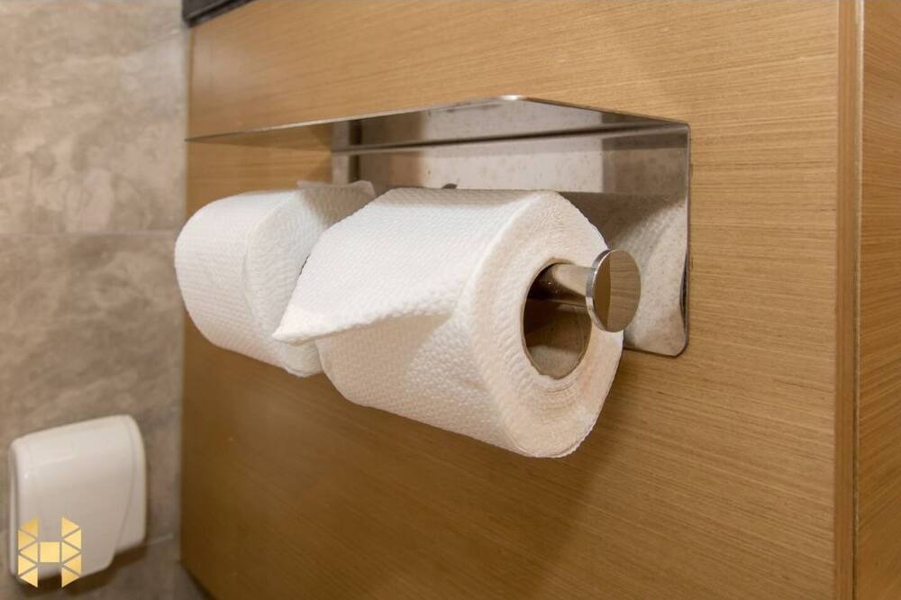 Photo of Bathroom in Central District