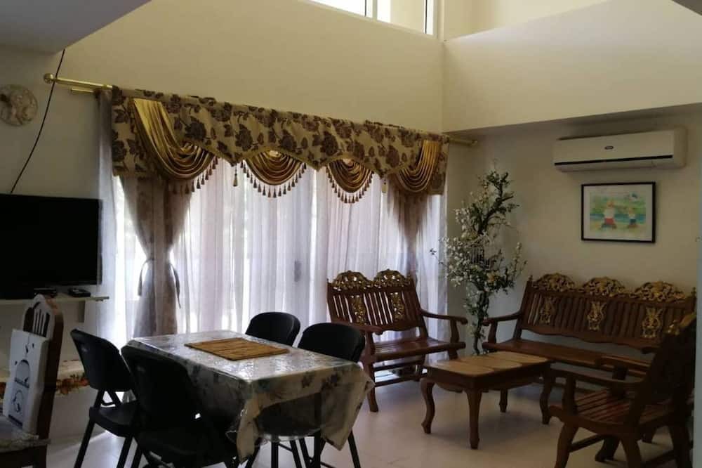 Photo of Livingroom in Nasugbu