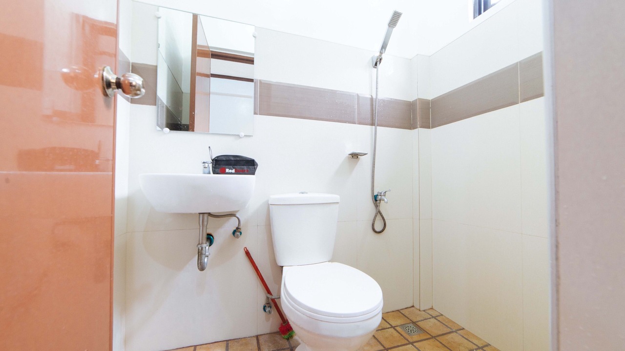 Photo of Bathroom in Barangay Poblacion