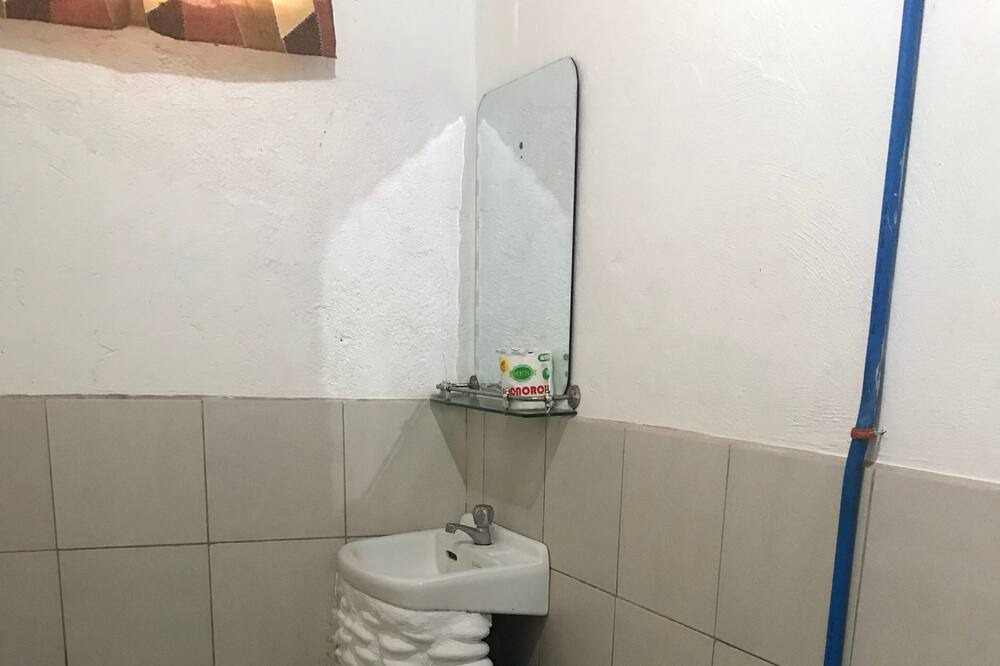Photo of Bathroom in Maripipi