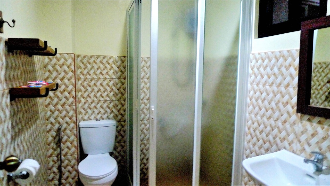 Photo of Bathroom in San Fernando