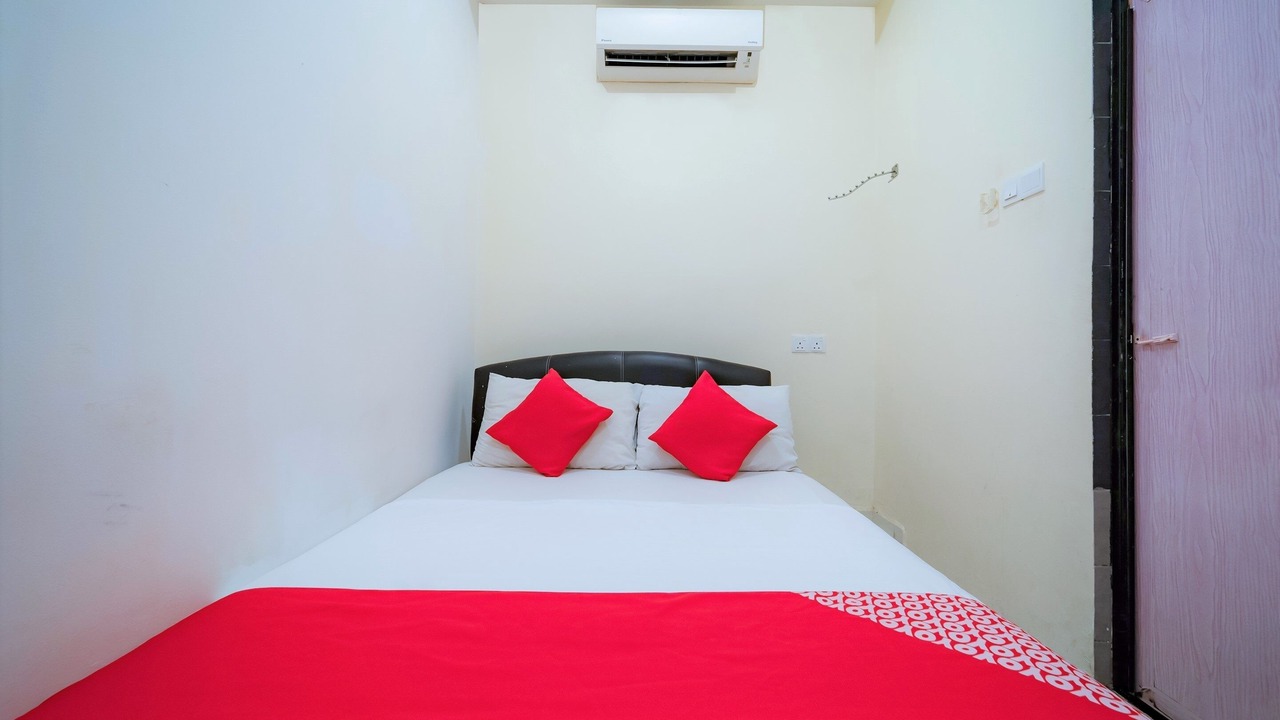 Photo of Bedroom in Batu Ferringhi