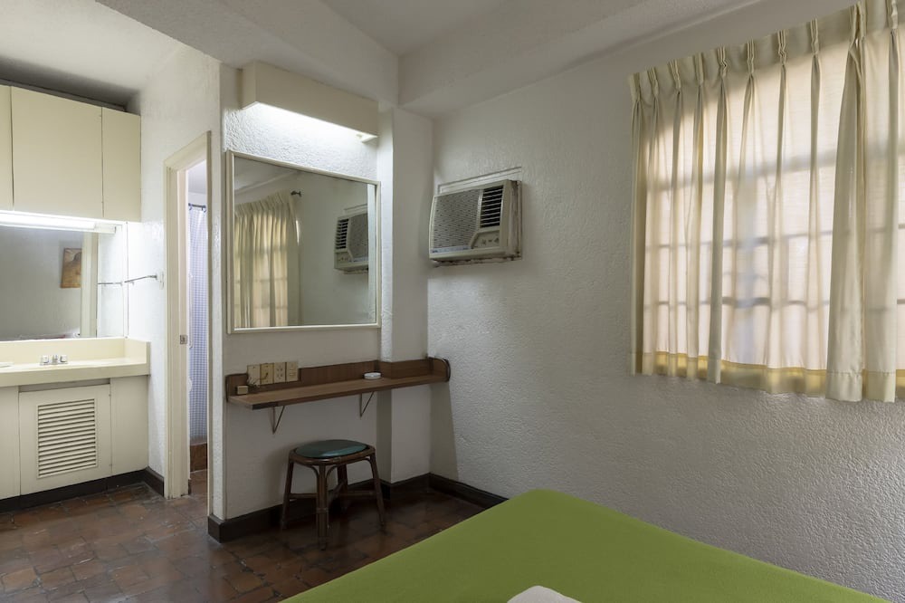 Photo of Bedroom in New Manila