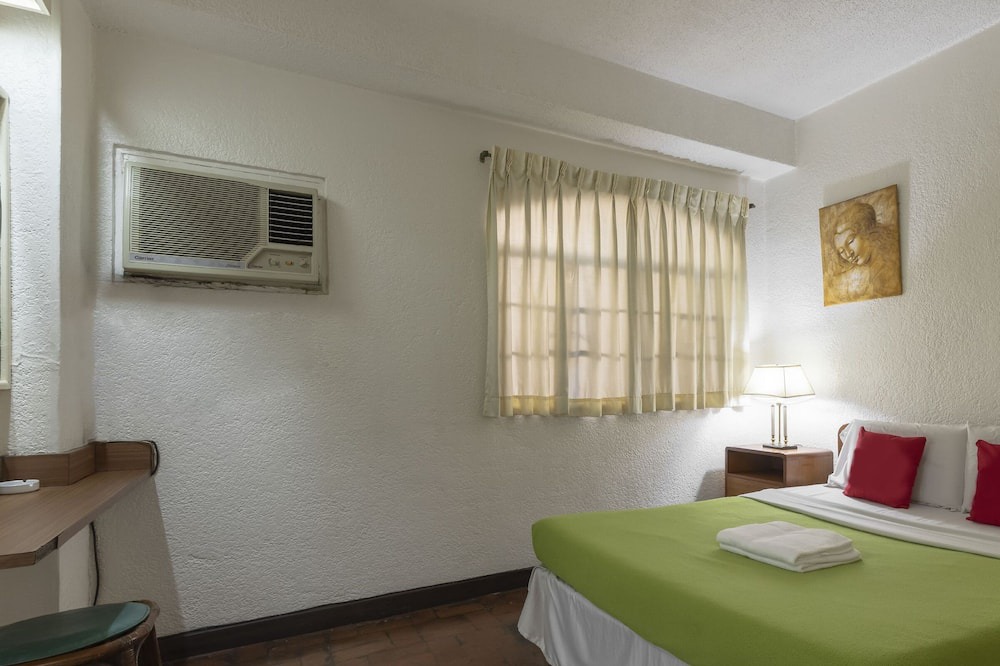 Photo of Bedroom in New Manila