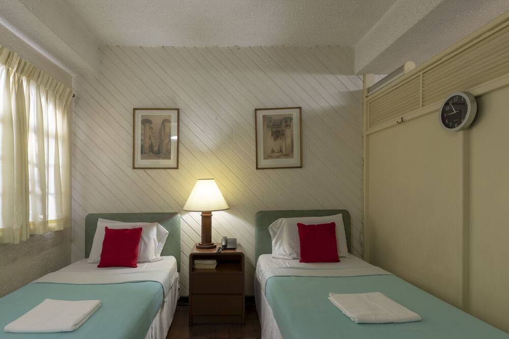 Photo of Bedroom in New Manila
