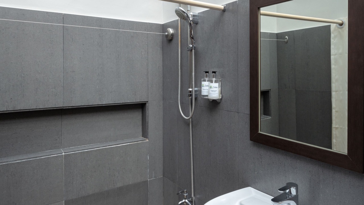 Photo of Bathroom in Carles