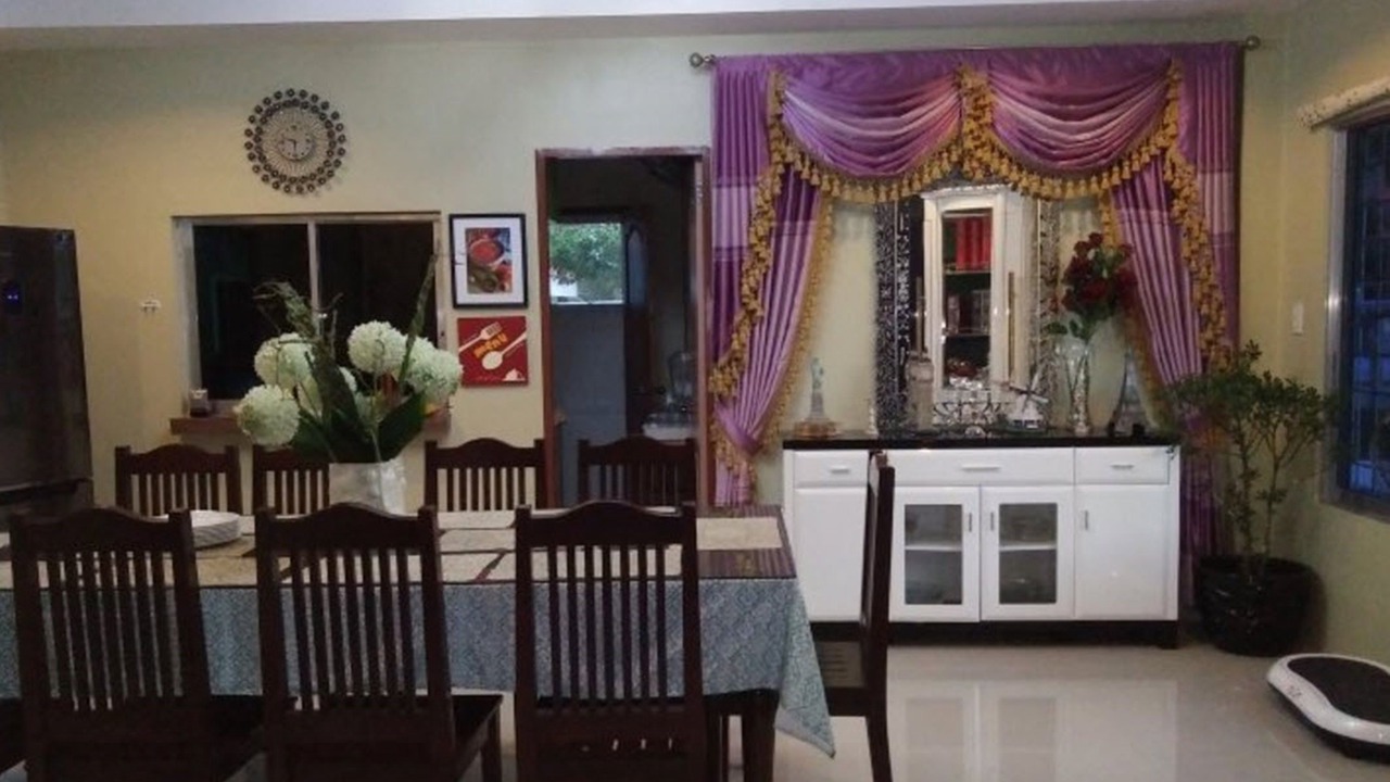 Photo of Livingroom in Looc
