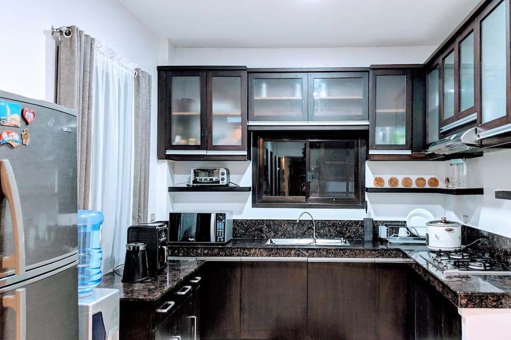 Photo of Kitchen in Silang Junction South