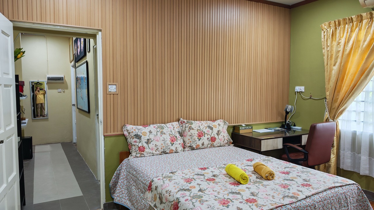 Photo of Bedroom in Kampung Lintang