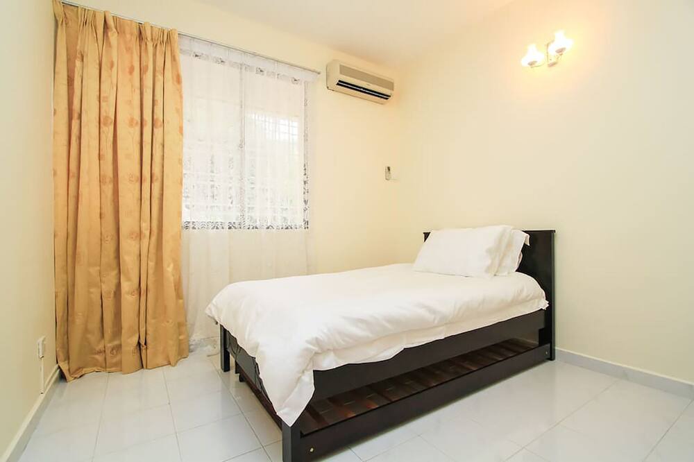 Photo of Bedroom in Miami Green