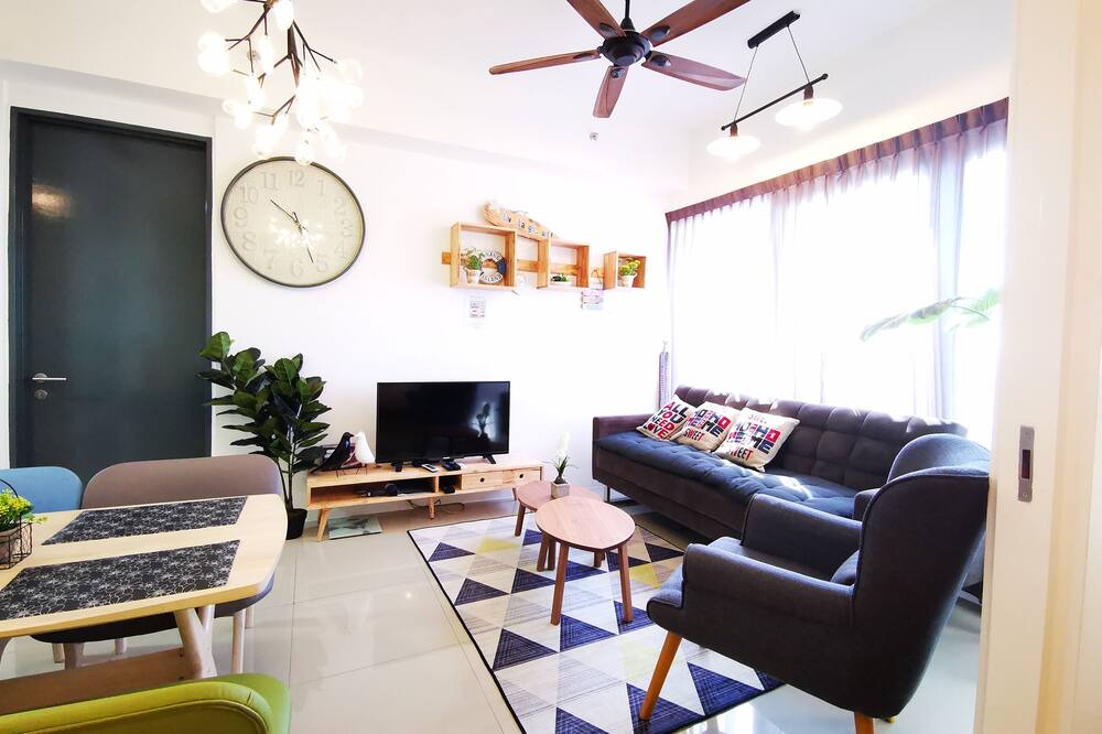 Photo of Livingroom in Downtown George Town