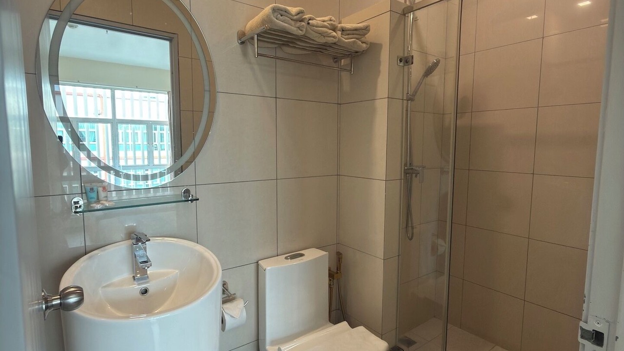 Photo of Bathroom in Menggatal
