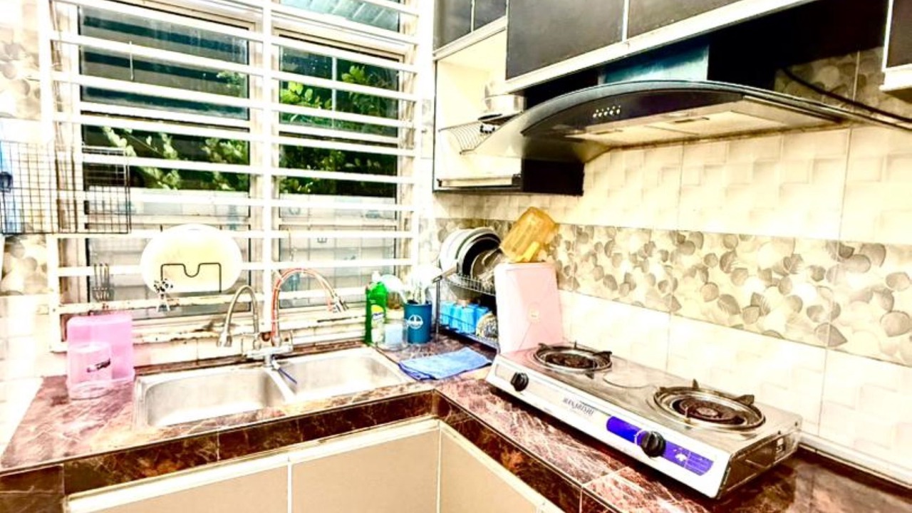 Photo of Kitchen in Kampung Merbau Patah