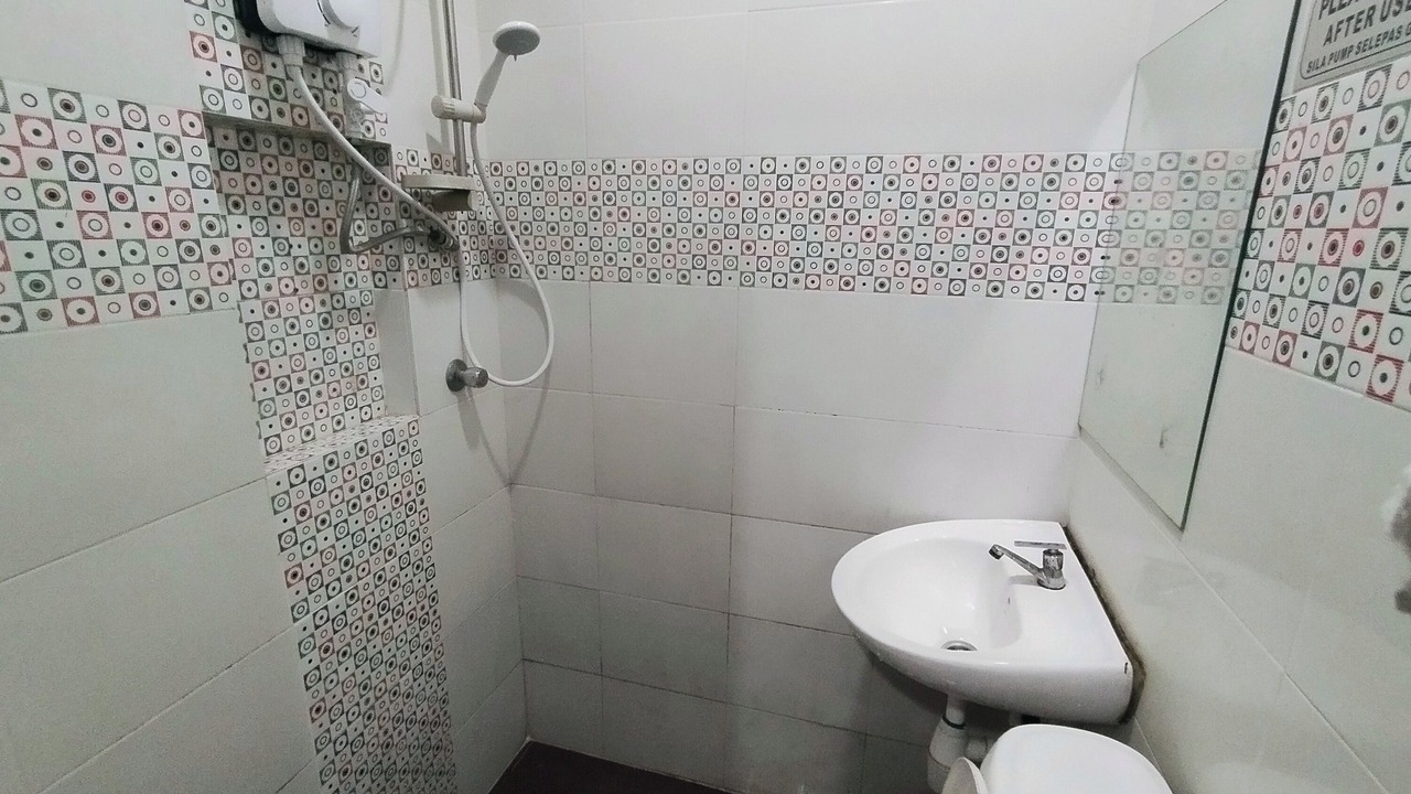 Photo of Bathroom in Taman Pertama