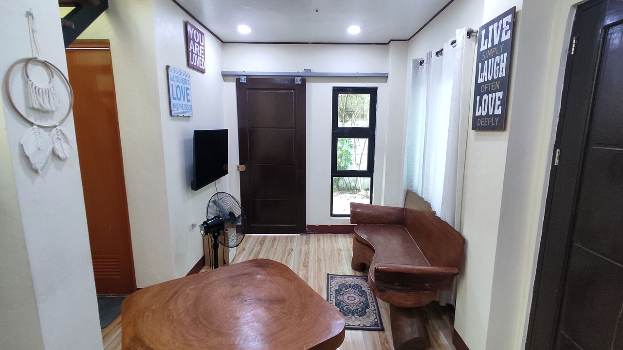 Photo of Livingroom in Boac