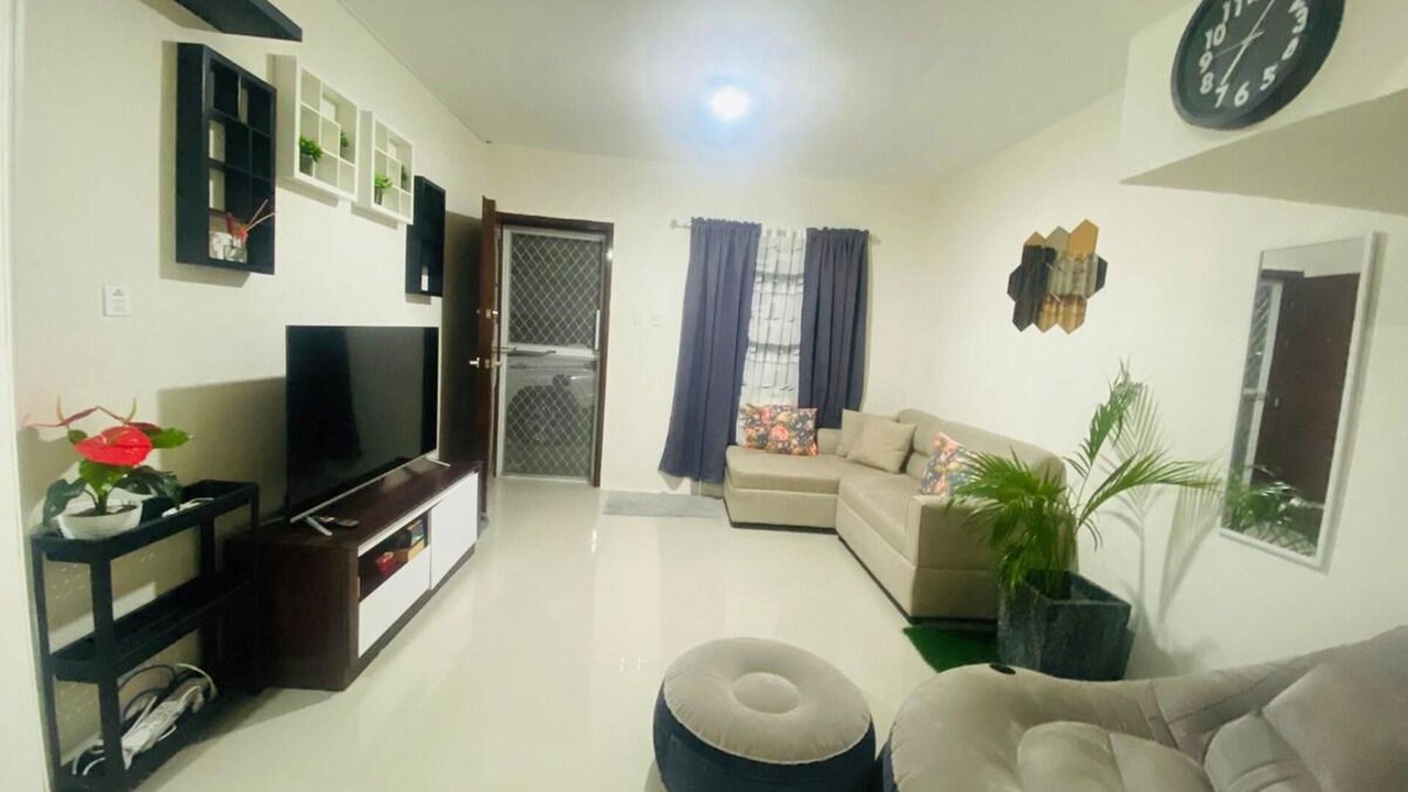 Photo of Livingroom in San Fernando