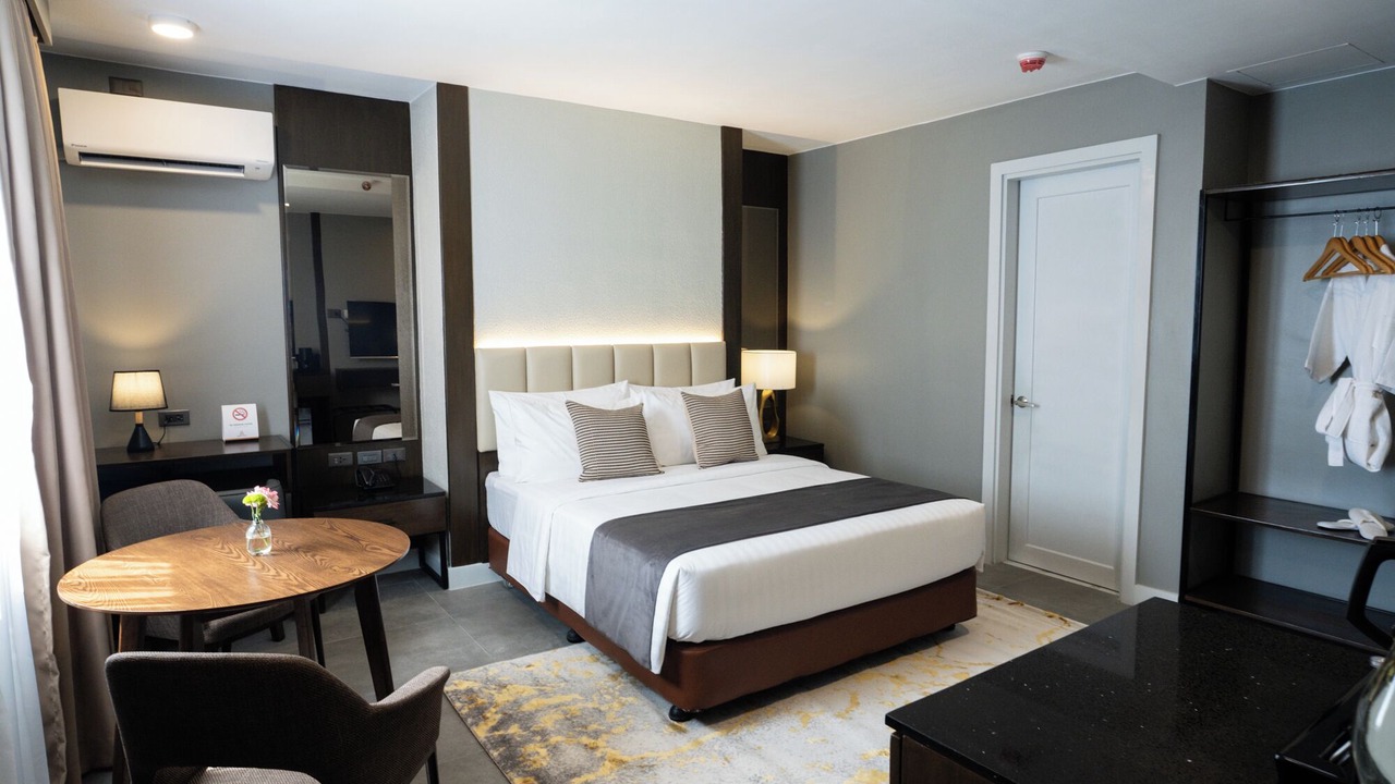 Photo of Bedroom in Capitol Site