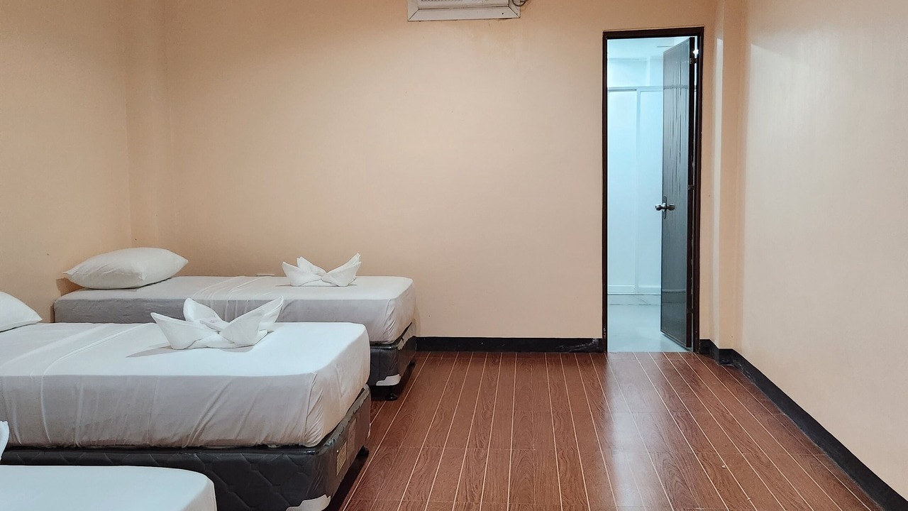 Photo of Bedroom in Badian