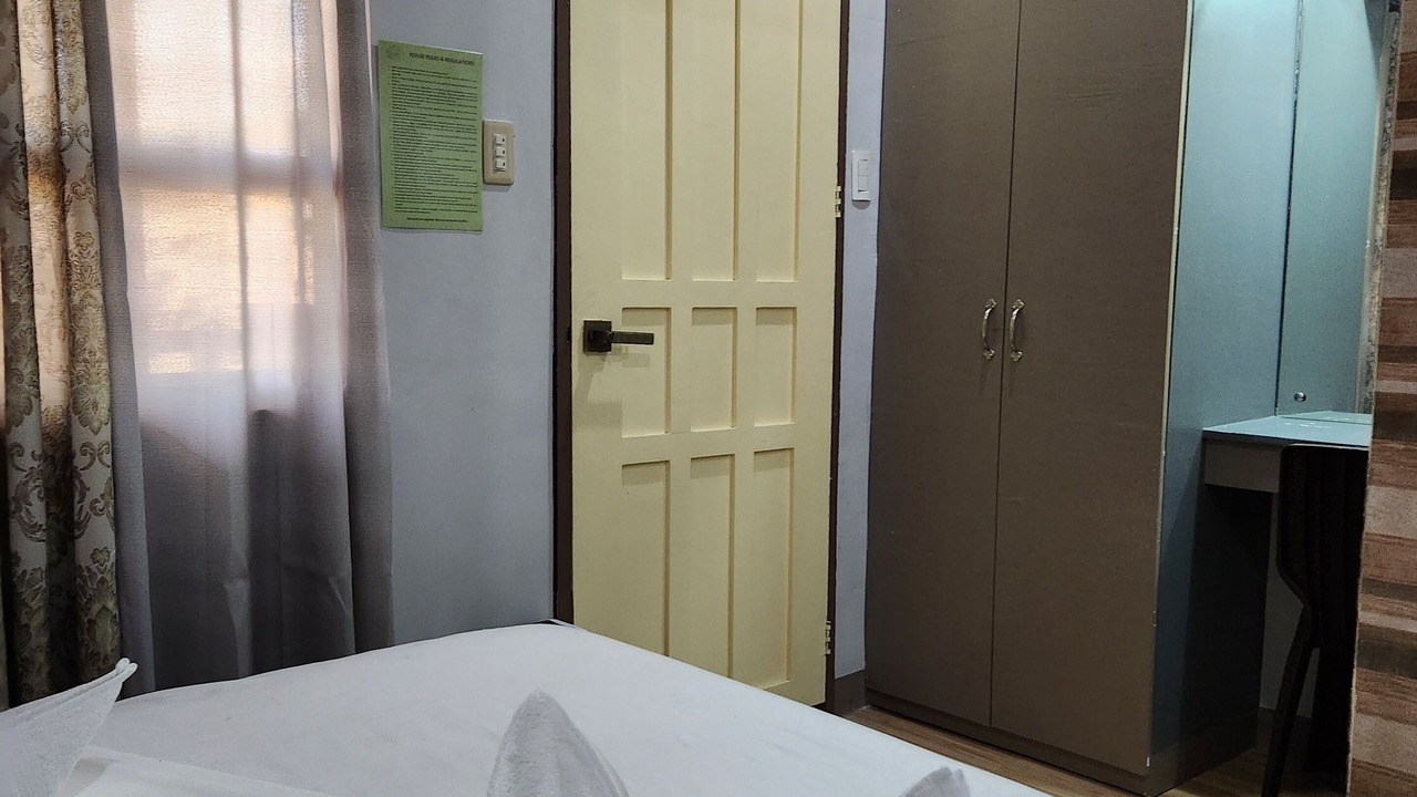Photo of Bedroom in Badian