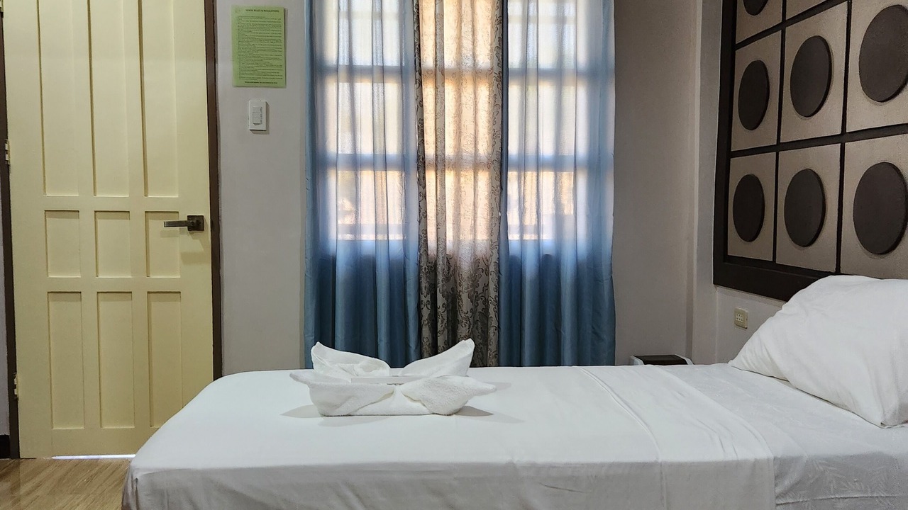 Photo of Bedroom in Badian