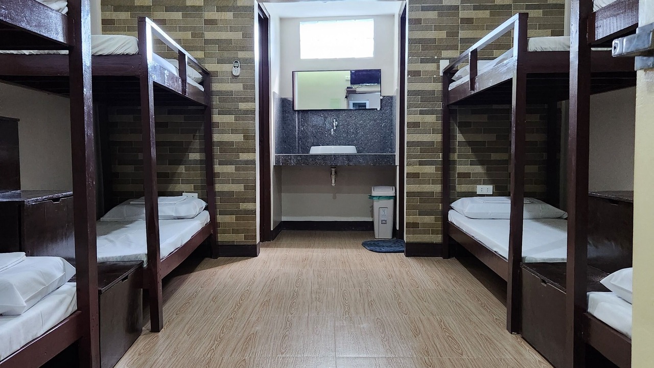 Photo of Bedroom in Badian