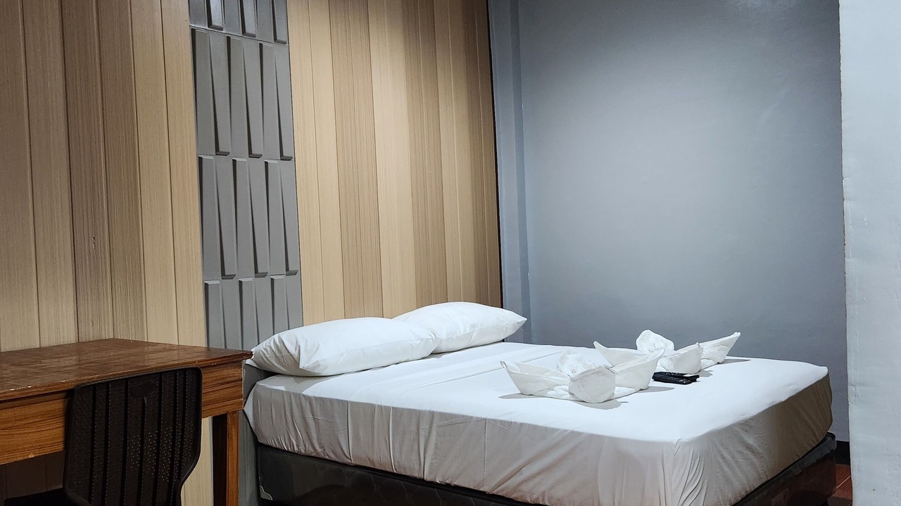 Photo of Bedroom in Badian