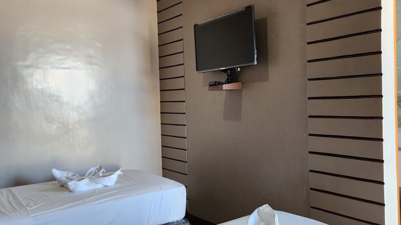 Photo of Bedroom in Badian
