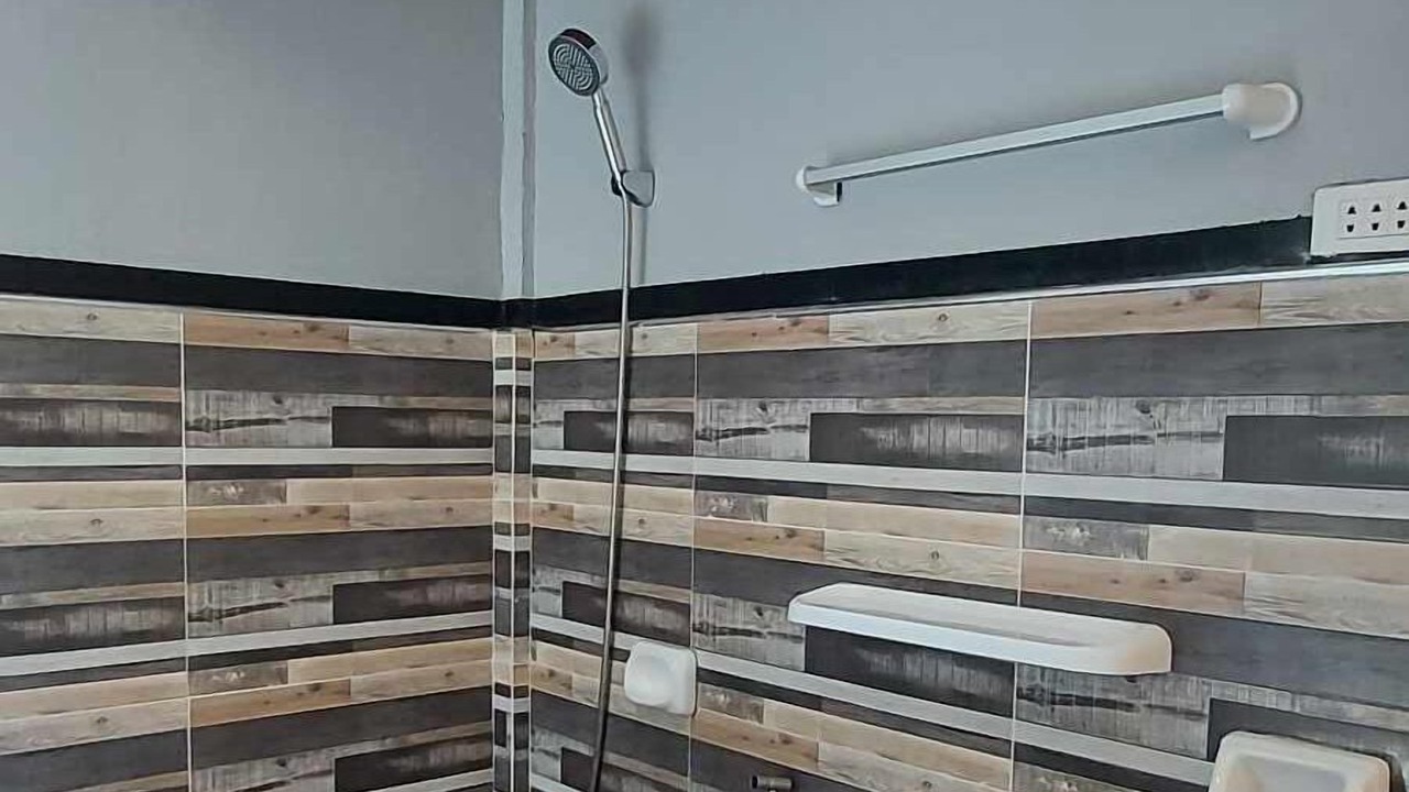 Photo of Bathroom in Logon