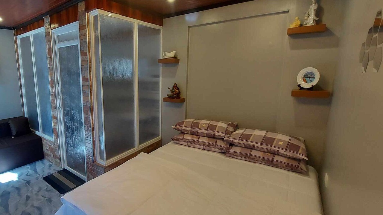 Photo of Bedroom in Logon