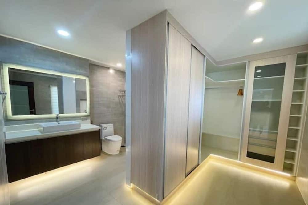 Photo of Bathroom in Basak