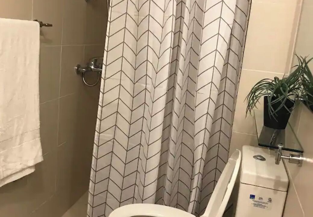 Photo of Bathroom in San Fernando