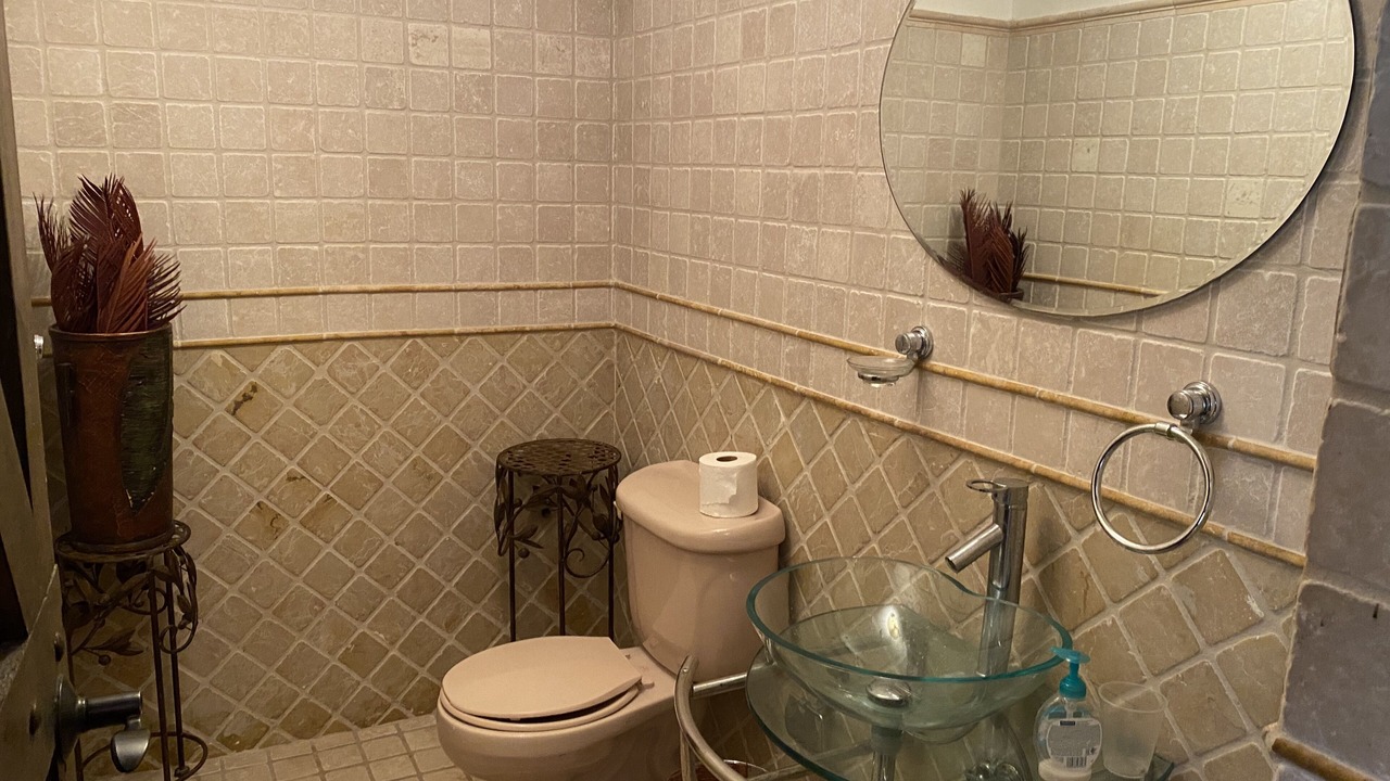 Photo of Bathroom in Pedro Brand