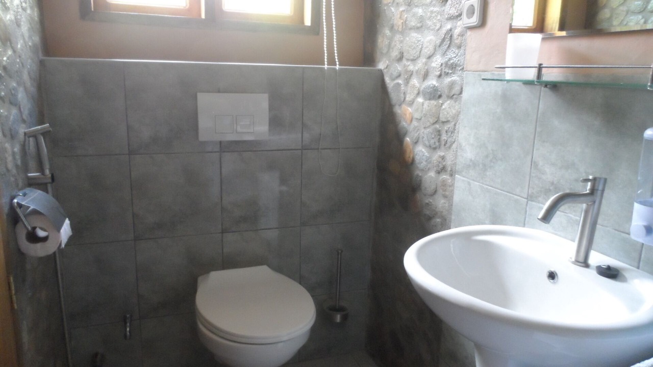 Photo of Bathroom in San Fernando