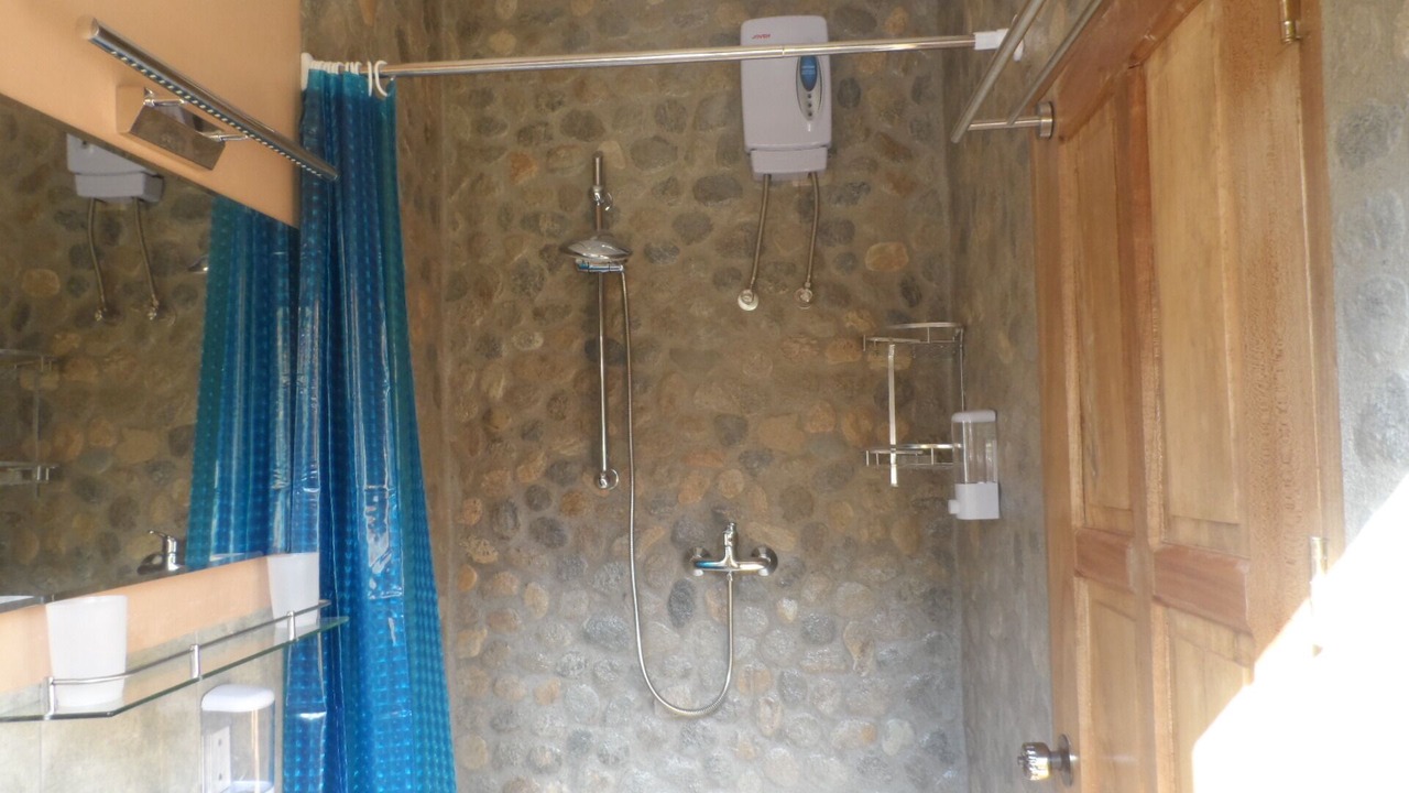 Photo of Bathroom in San Fernando