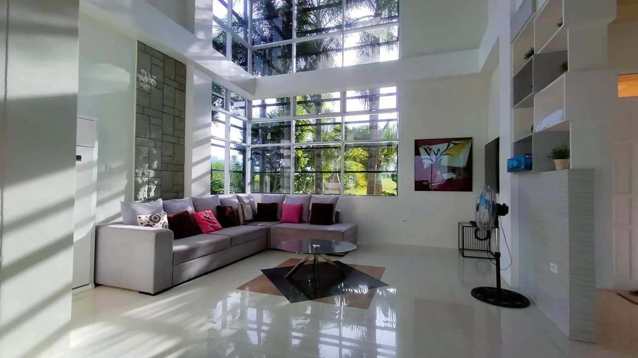 Photo of Livingroom in Puerto Galera