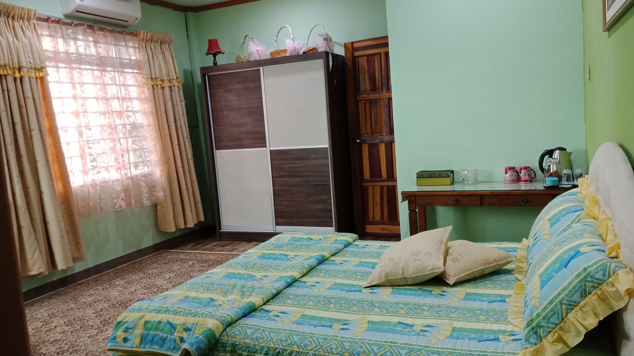 Photo of Bedroom in Kampung Lintang