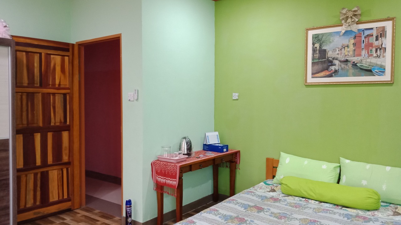Photo of Bedroom in Kampung Lintang