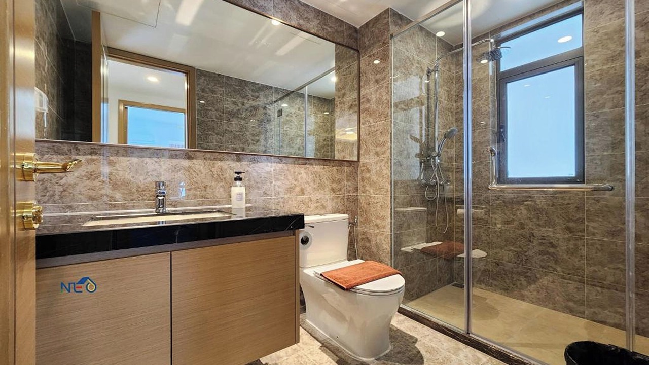 Photo of Bathroom in Central District