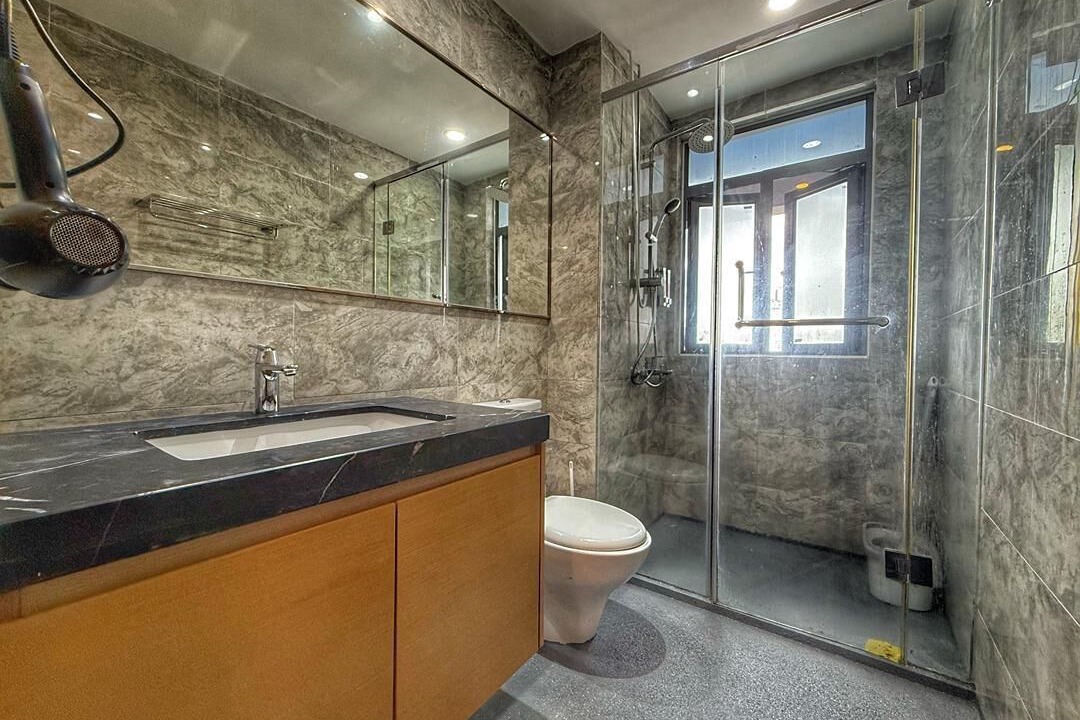 Photo of Bathroom in Central District